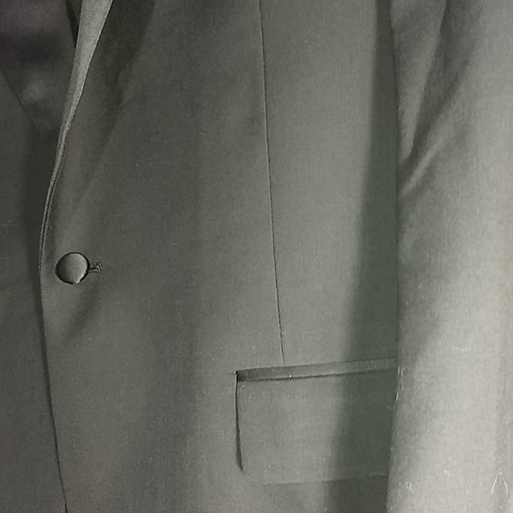 Adolfo Tuxedo NWOT 41 reg - Picture 3 of 7